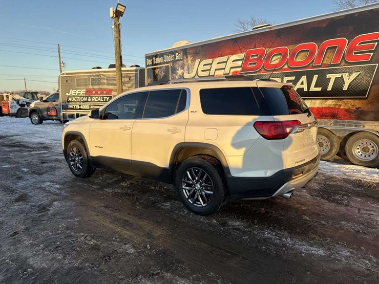 2017-gmc-acadia-slt-image-3