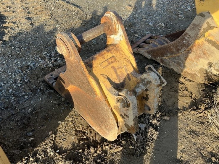 10.5"-dig-bucket-w/cutting-edge-image-3