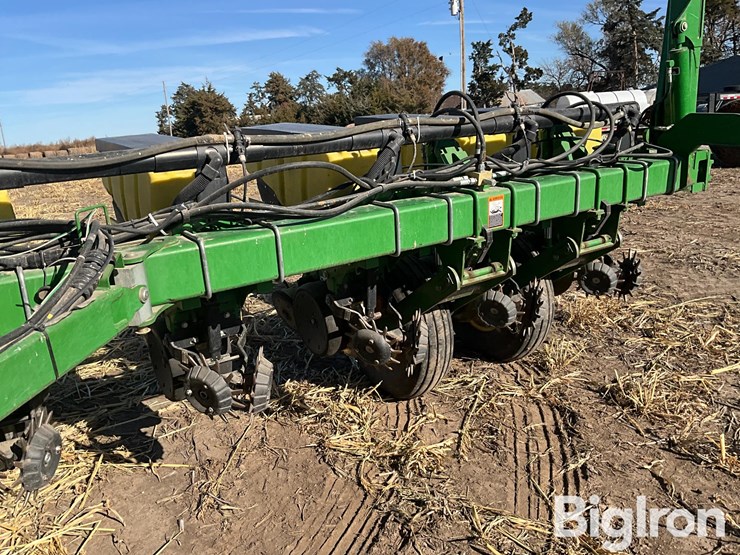 2008-john-deere-1770nt-image-11