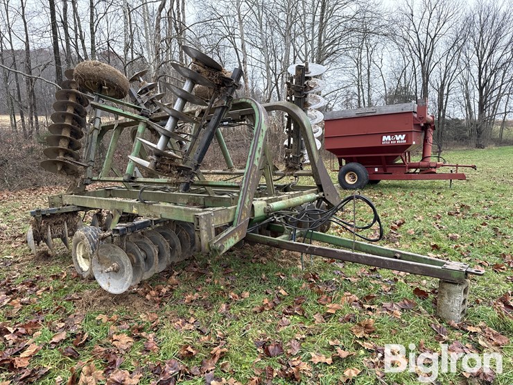 john-deere-230-image-3