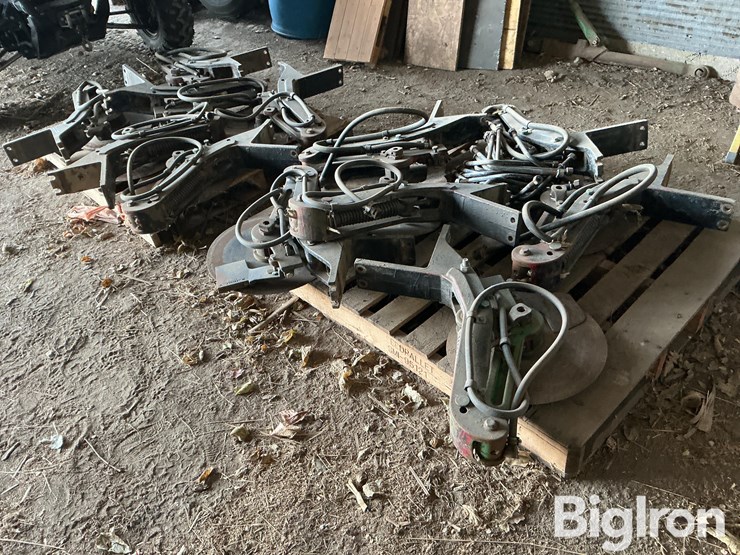 john-deere-2x2-row-unit-openers-image-7