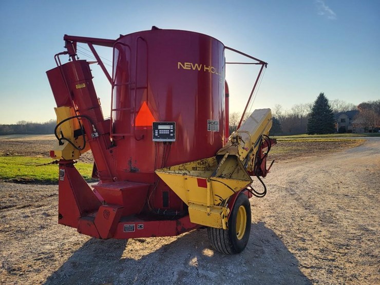 new-holland-358-image-5