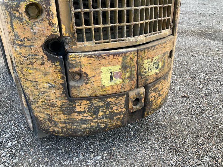 #1351-•-allis-chalmers-forklift-image-22