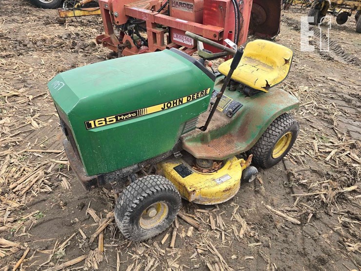 john-deere-165-image-1