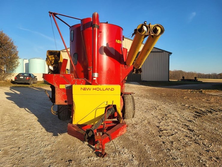 new-holland-358-image-8