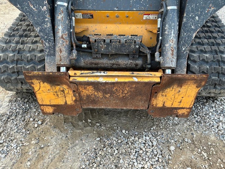 2019-deere-331g-image-9