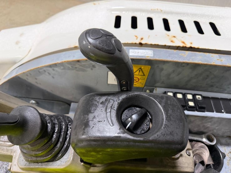 takeuchi-tb230-image-30