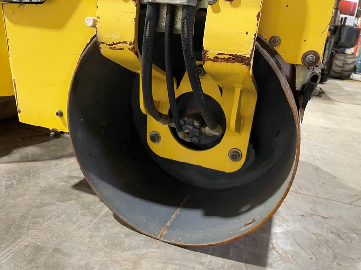 2014-bomag-bw900-50-image-11