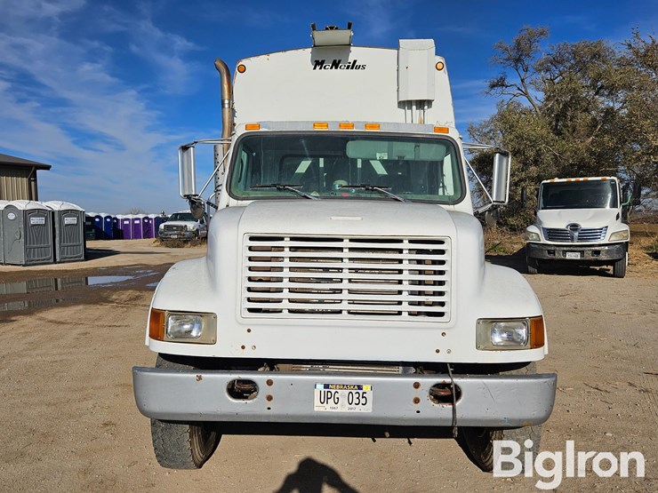 international-4900-image-2