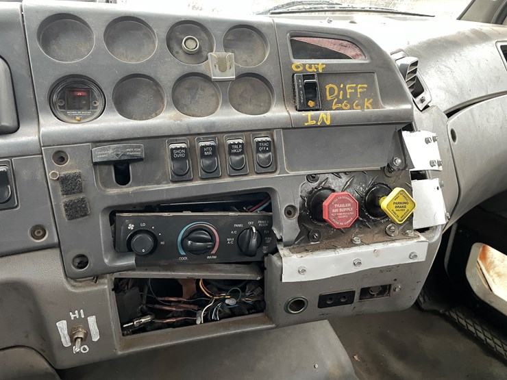 #1145-•-1998-ford-cab-and-chassis-(has-mn-title)-image-25