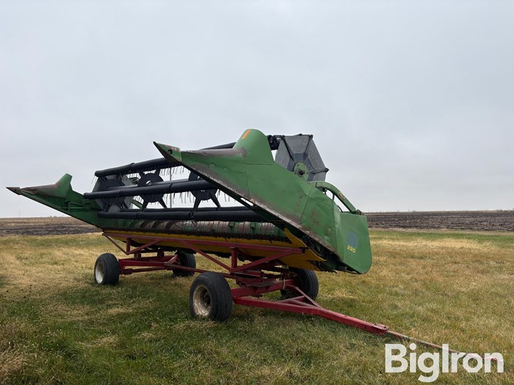 john-deere-220-image-1