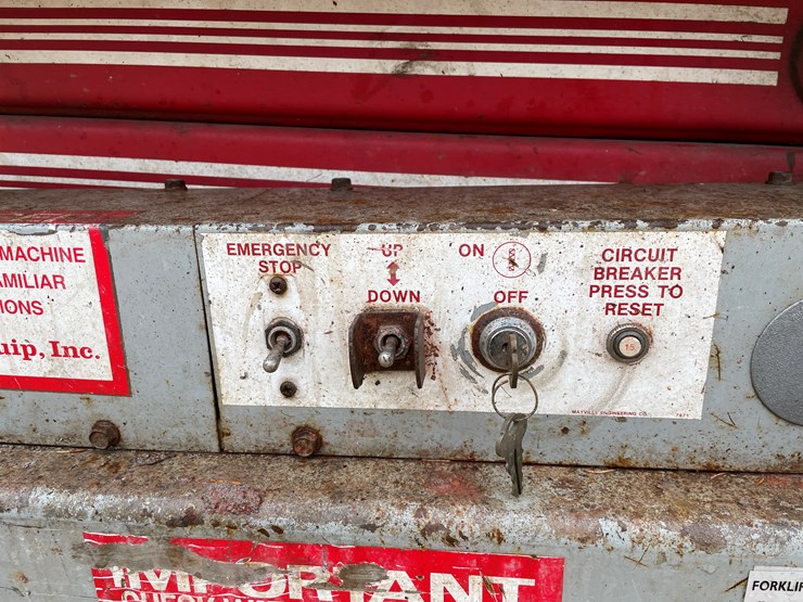 #300-•-1996-mec-scissor-lift-image-14