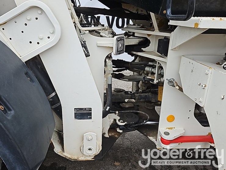 2014-caterpillar-930k-image-19