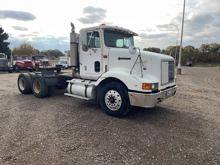 #1107-•-1994-international-truck-tractor-(has-mn-title)-image-7