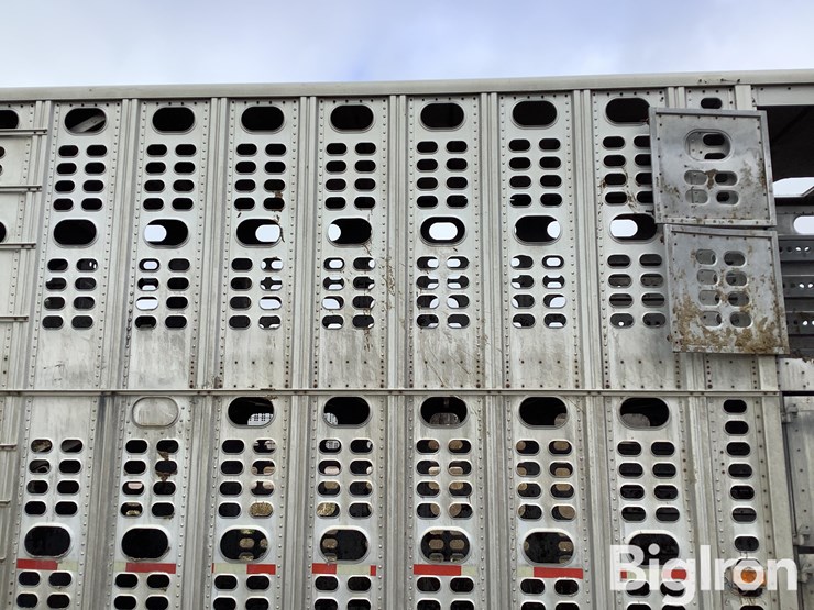 wilson-livestock-trailer-image-18