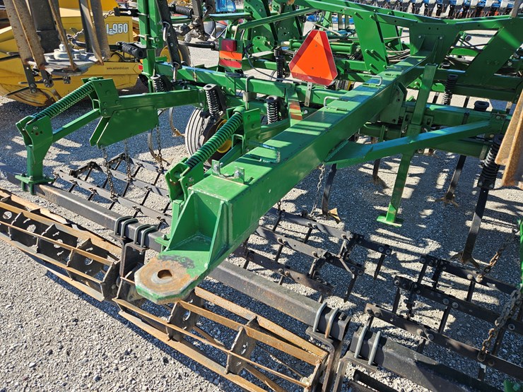 john-deere-2210-image-10