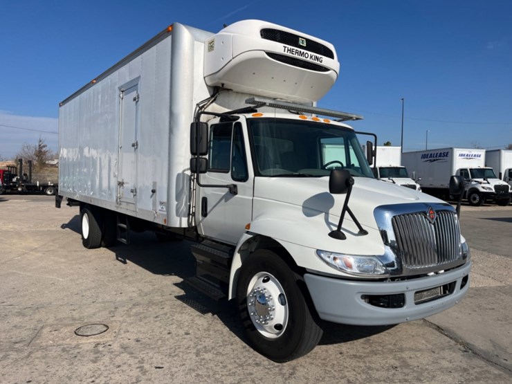 2018-international-durastar-4300-image-3