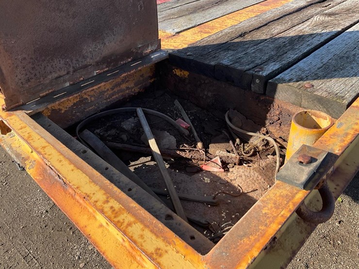 #2100-•-1967-beaver-flatbed-semi-trailer-image-10