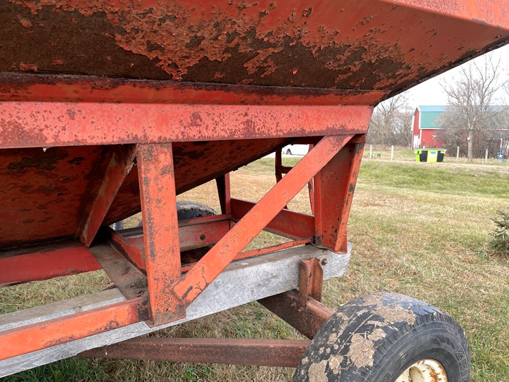 #205-•-j&m-gravity-box-on-running-gear-(boyceville,-wi)-image-25