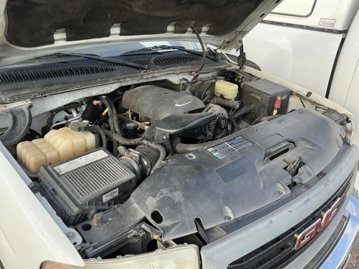 2006-gmc-sierra-1500-image-8