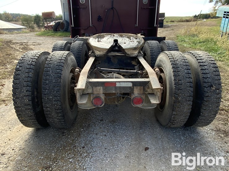 1996-freightliner-fld120-image-19