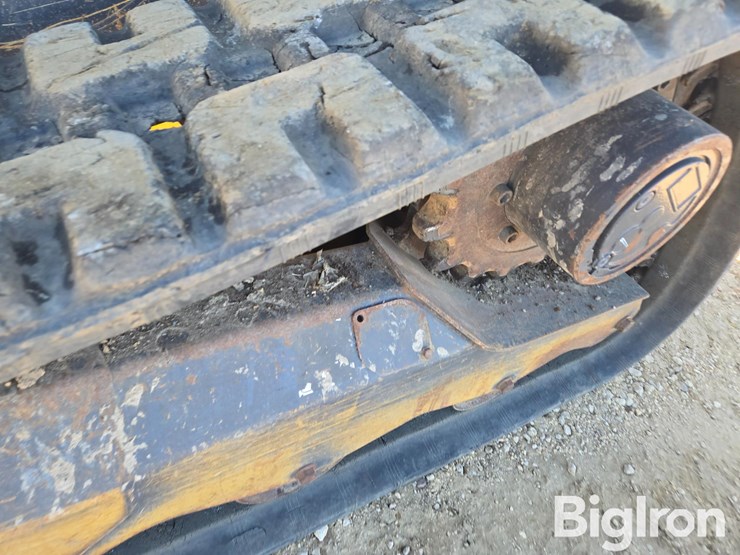 new-holland-c227-image-20