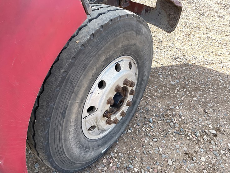 #1108-•-1996-international-cab-and-chassis-(has-mn-title)-image-13