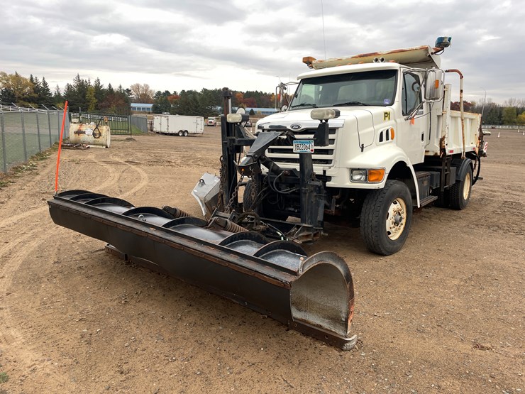 #1113-•-1998-ford-louisville-plow-truck-(has-mn-title)-image-1