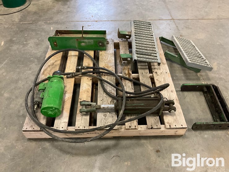 john-deere-3020-image-4