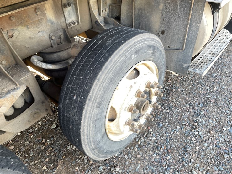 #1105-•-2005-international-5500i-6x4-dump-truck-(has-mn-title)-image-21