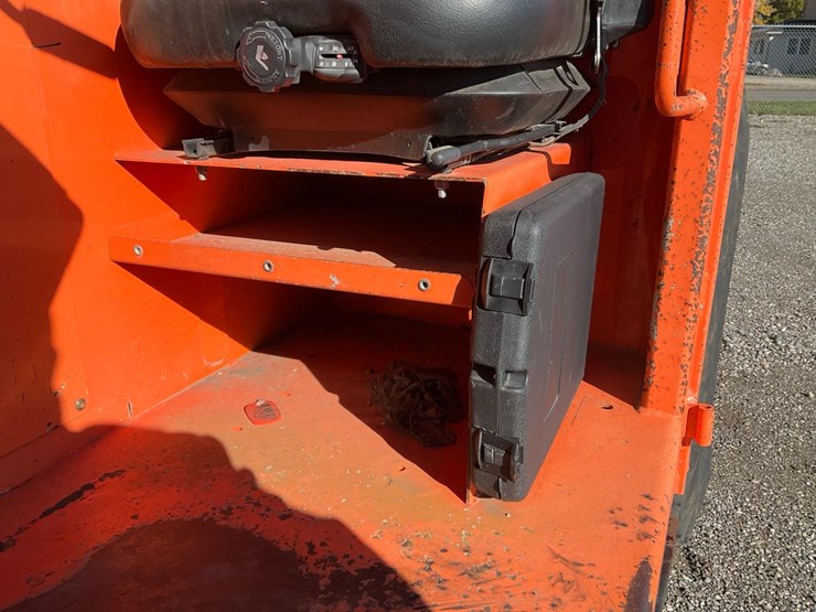 2016-sky-trak-6042-image-62