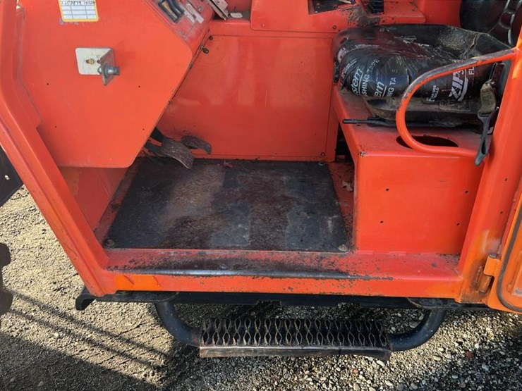 2005-lull-644e-42-image-21