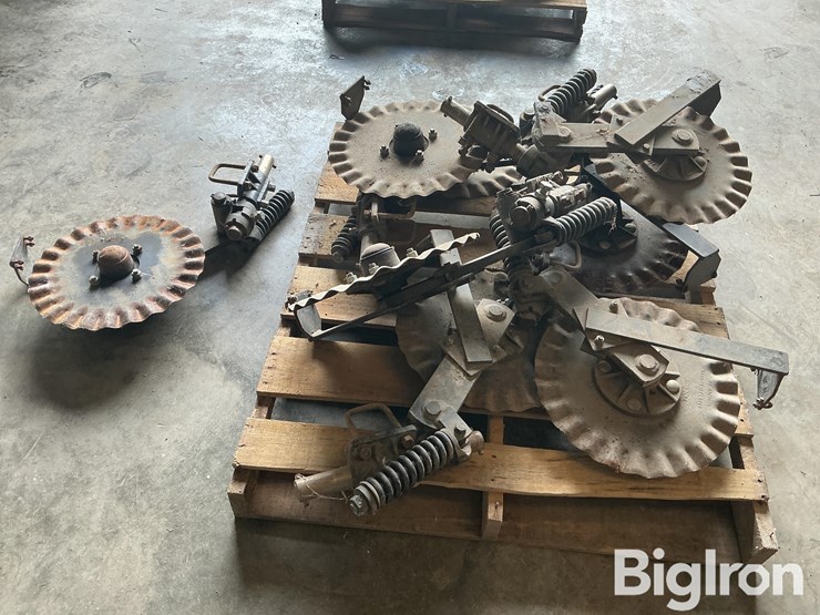 yetter-fertilizer-opening-disks-image-8