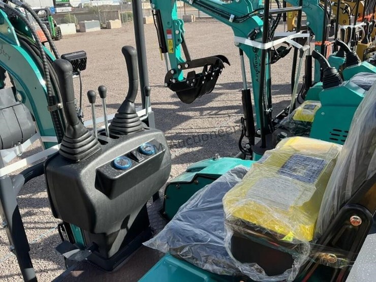 2025-cfg-qk16r-mini-excavator-image-10