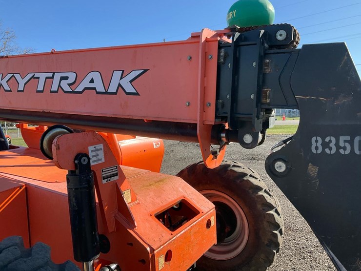 2016-sky-trak-6042-image-59