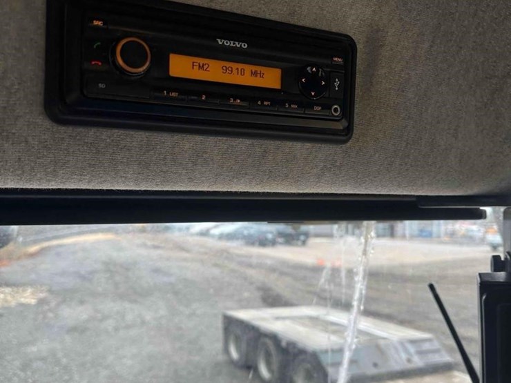 2019-volvo-a25g-image-26