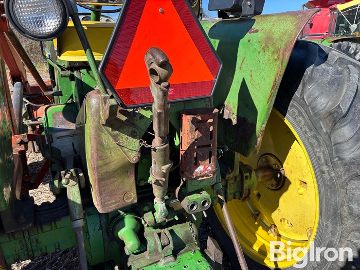 john-deere-3020-image-10