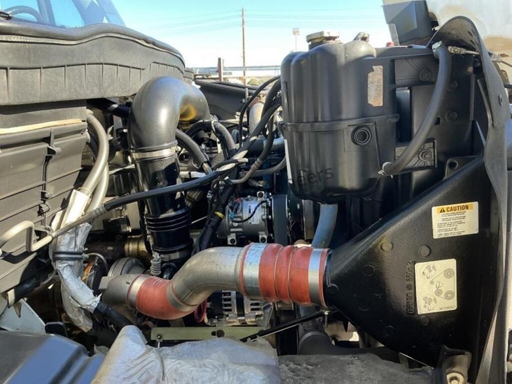 2009-international-7400-image-21