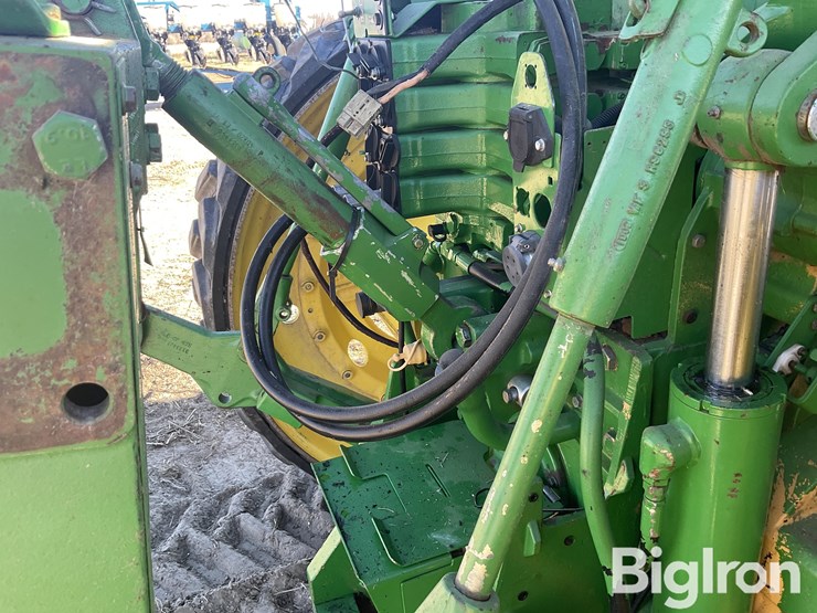john-deere-8410t-image-11