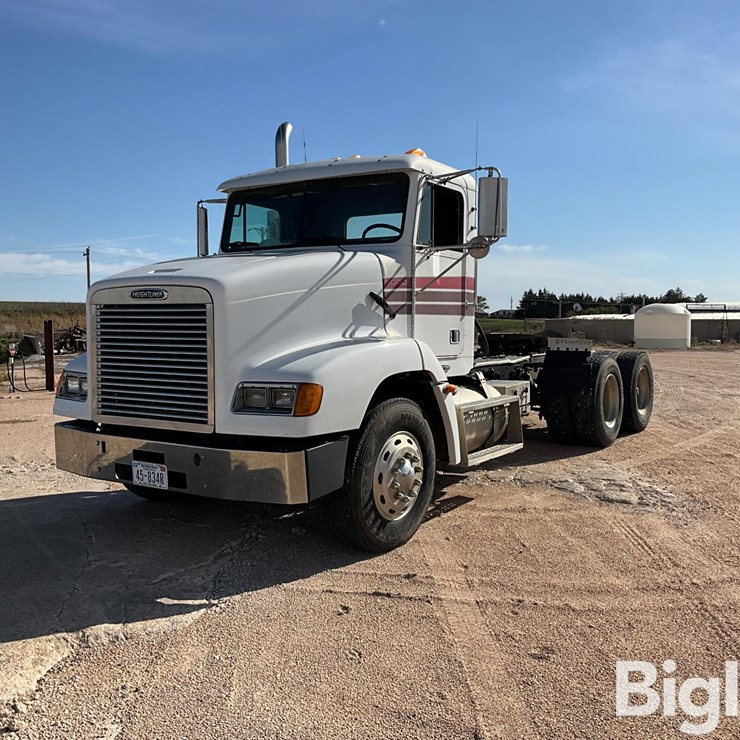 2000 FREIGHTLINER FLD112