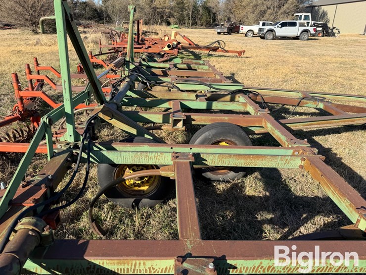 john-deere-25-image-16