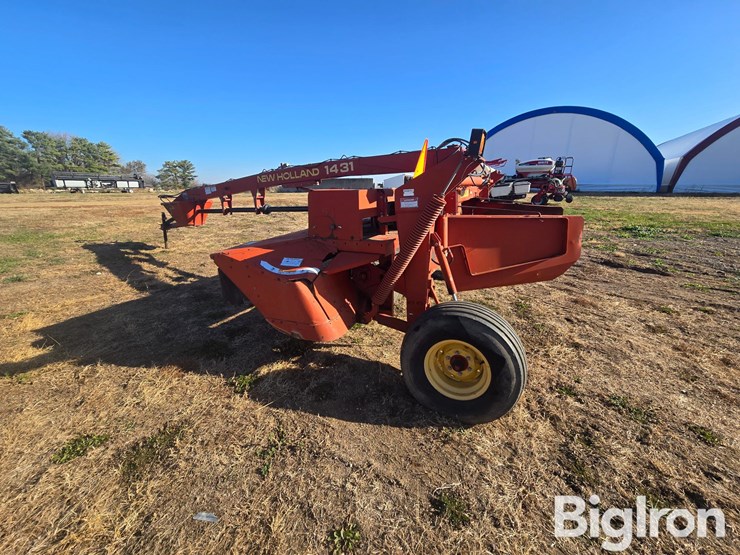 new-holland-1431-image-5
