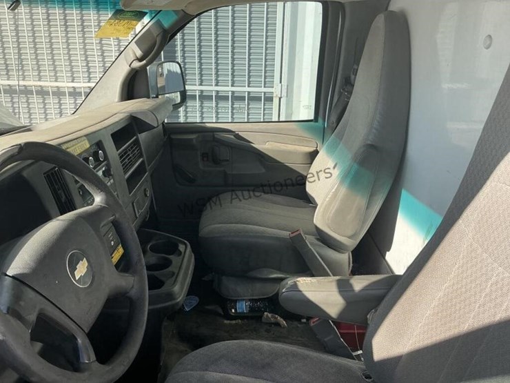 2015-chevrolet-express-3500-image-23