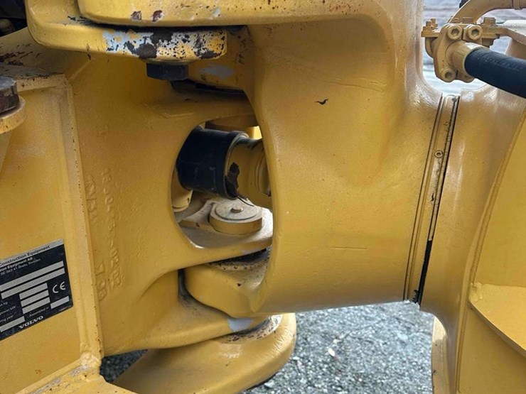 2019-volvo-a25g-image-12