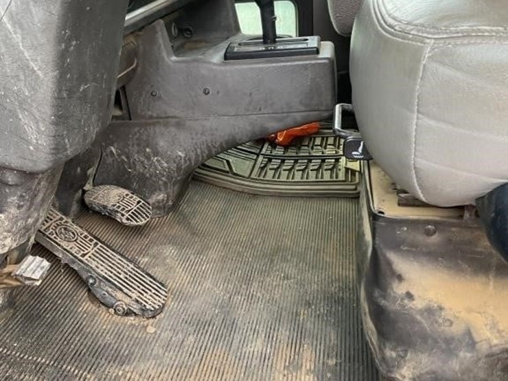 2012-kenworth-t800-image-22