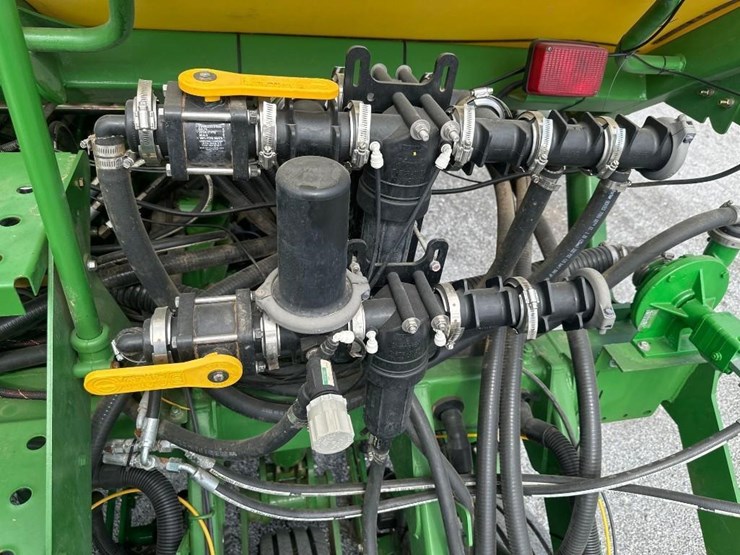 john-deere-1790-image-32
