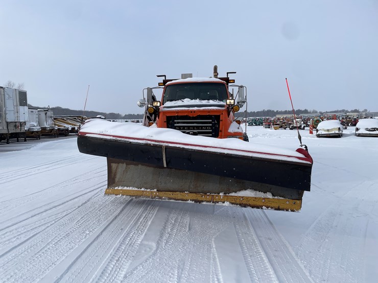 #1164-•-2004-sterling-plow-truck-(has-mn-title)-image-8