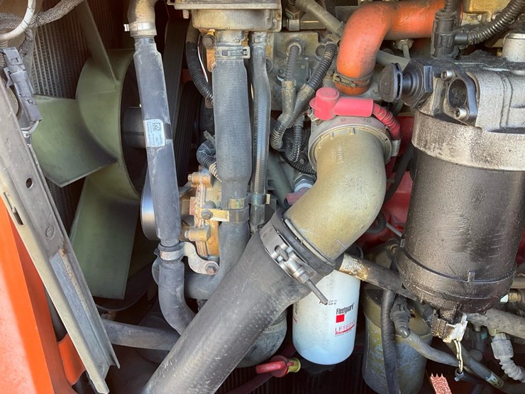 2016-sky-trak-6042-image-42