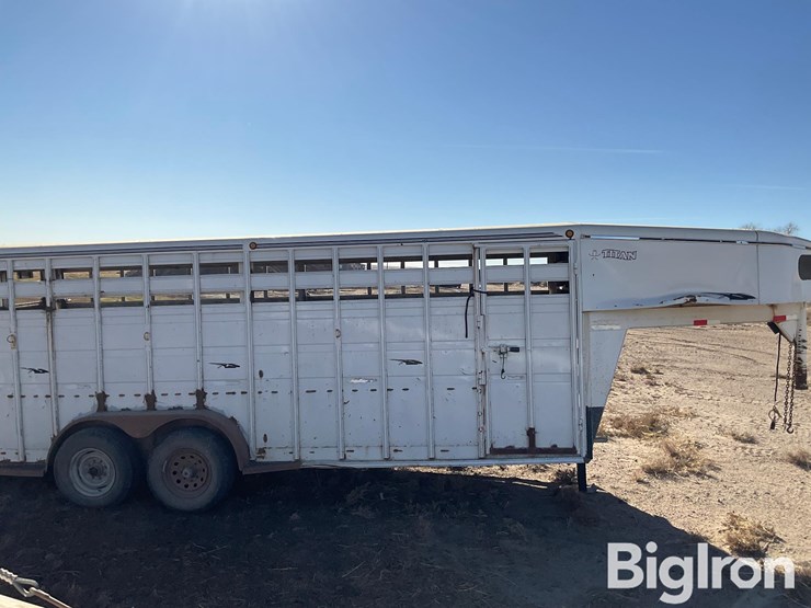 1999-titan-trailer-image-4