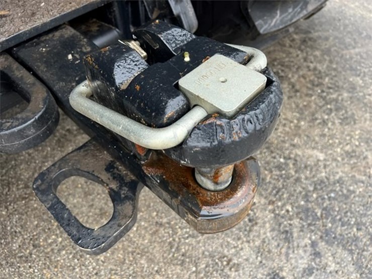 #157-•-2023-magnum-310-cvt-image-9